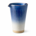 Keramikkrug mit blau-weißer Verlaufsglasur, 750 ml
