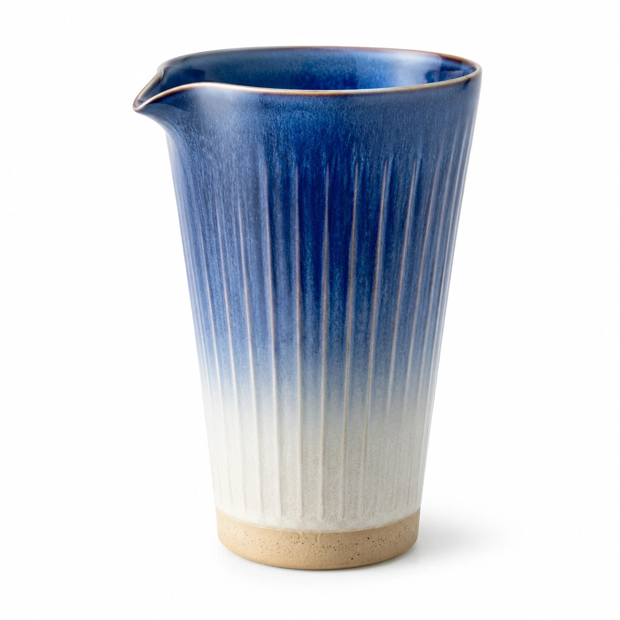 Keramikkrug mit blau-weißer Verlaufsglasur, 750 ml